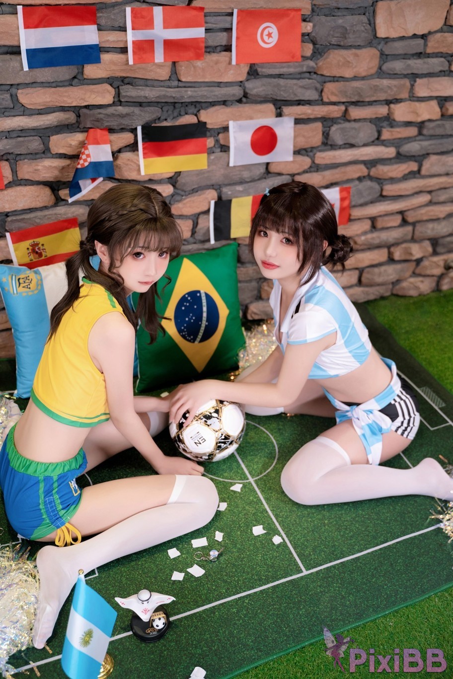 Coser Nekokoyoshi and kinngyo Football Babes PixiBB.COM 018