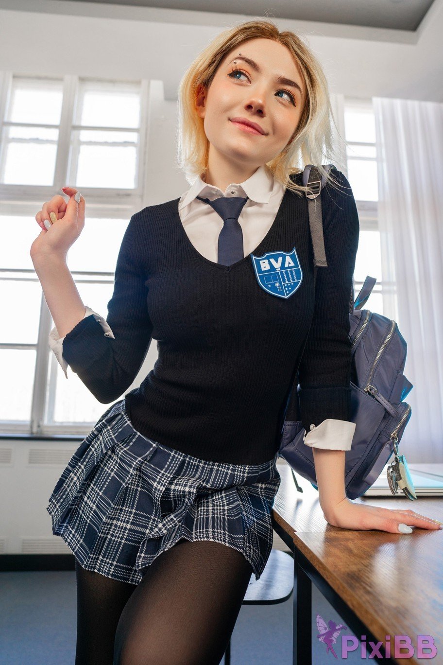 CarryKey Gwen Stacy School Girl Marvel PixiBB.COM 003