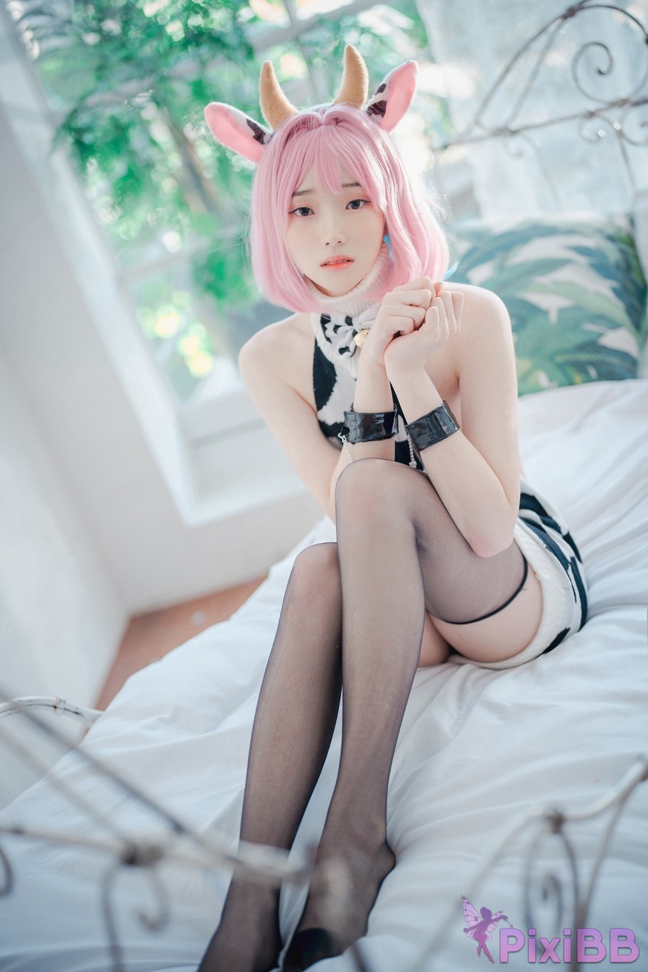 DJAWA Photo Bambi Riamus Celebrating the Year of the Cow PixiBB.COM 015